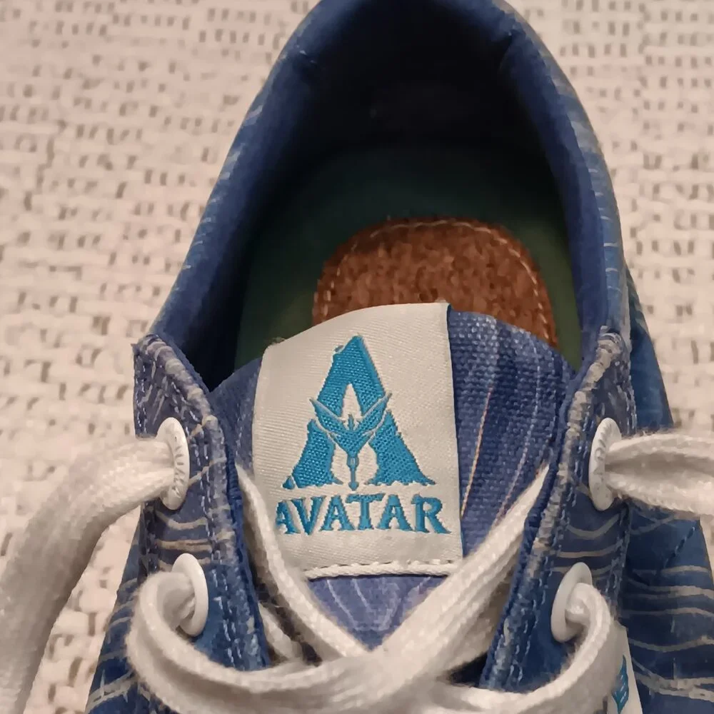 Cariuma Avatar Women's blue printed canvas athletic shoes sneakers sz 7.5